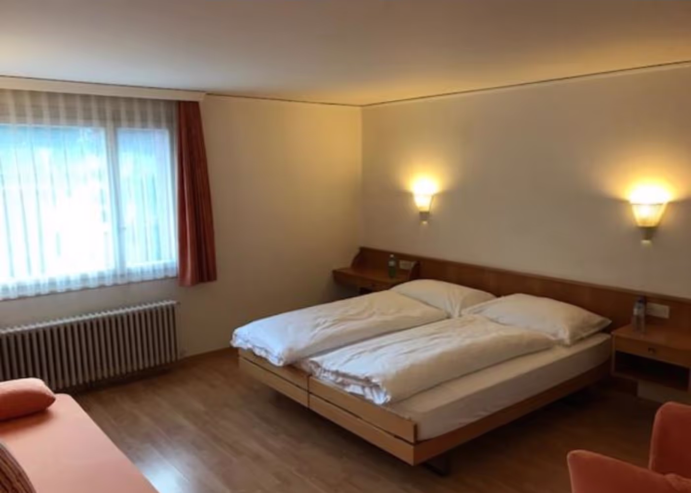 Doppelzimmer Superior im Chamanna Bed & Breakfast Arosa, Aufnahme 4 von 5